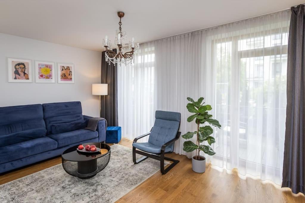 Stylish With Terrace By Urban Rent * Вильнюс