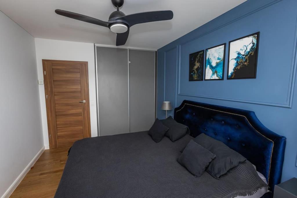 Stylish With Terrace By Urban Rent Apartment